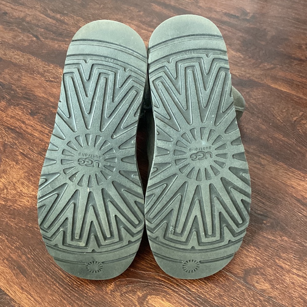 UGG Boots Grey Size 7 GUC - Picture 6 of 8
